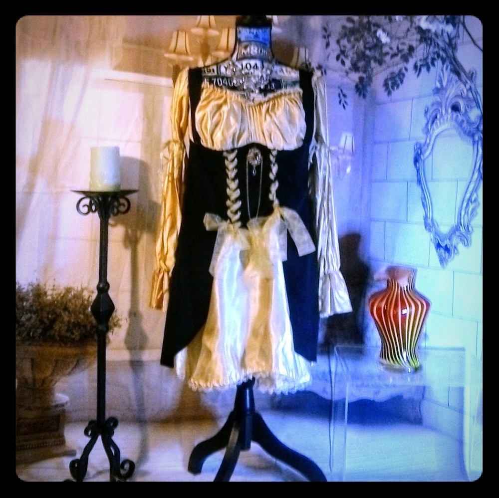 COPY - Midieval Leg Avenue Sexy Pirate Costume  XL